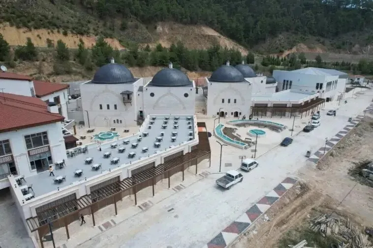 Gediz Ilica Termal Tatil Koyu görsel 1